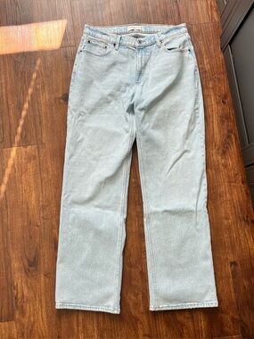 Abercrombie Low Rise The Baggy Jeans in Light Wash size 28 6 Regular
